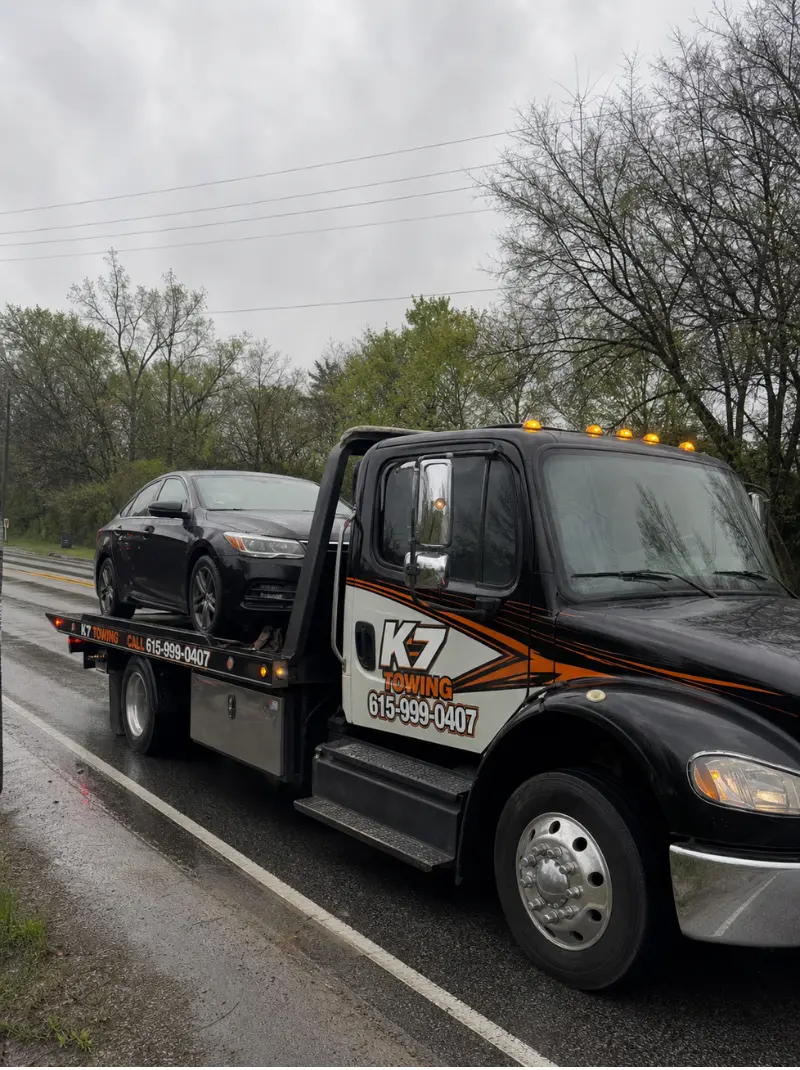 Emergency towing service Nolensville TN — K7 Towing flatbed truck